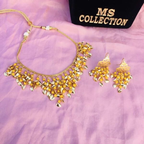 mustard necklace set