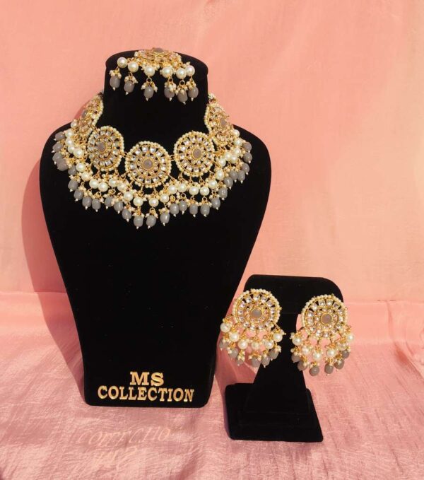 grey kundan set