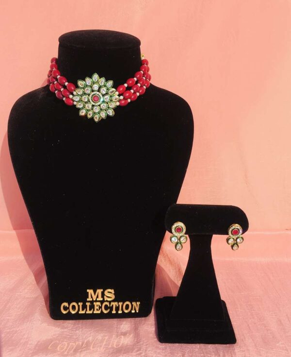 red beads set