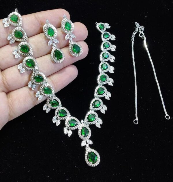 green necklace set