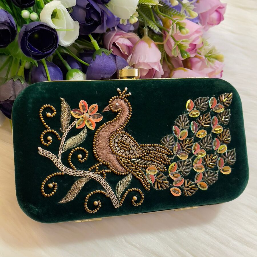 KALKA Women's Compact Golden Fancy Bridal Clutch | Golden Velvet  Embroidered Peacock Design Ladies Handbag Purse | Multipurpose Compartment  - Gold : Amazon.in: Fashion