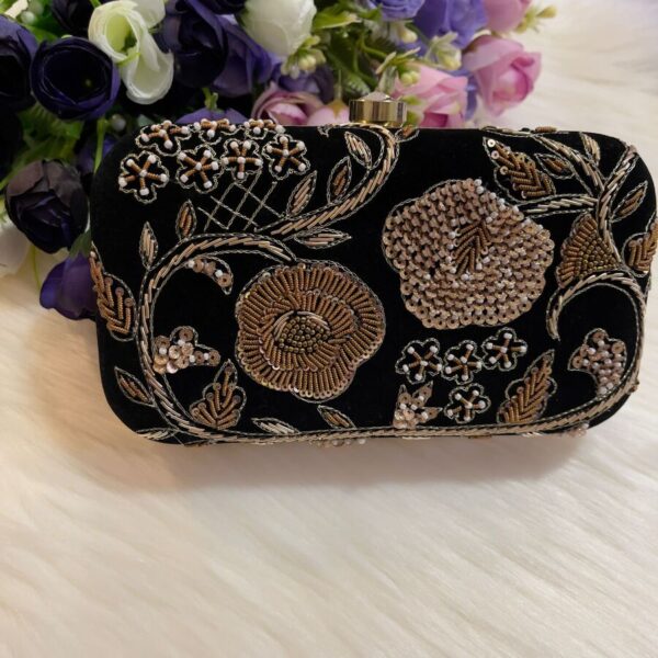 Elegant Design Clutch Bags with Embroidery