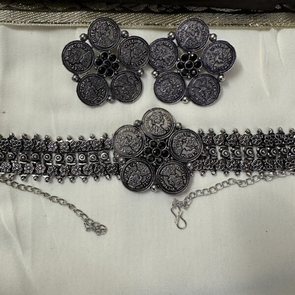 Black Beads Queen-Victoria Oxidised Jewellery