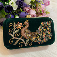 <a href="https://www.mscollection.com.au/categories/clutches/">Clutches</a>