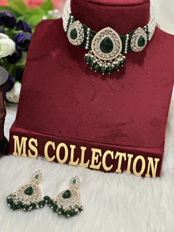 Green Beads Kundan Jewellery Set