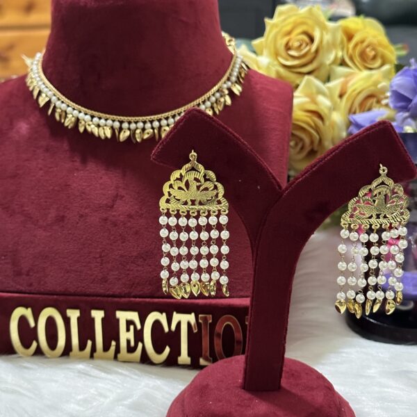 Golden Peepal patti Necklace with hanging earrings