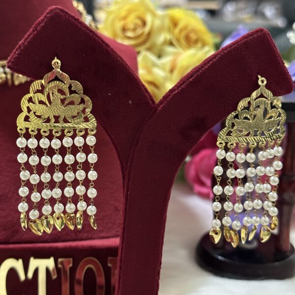 Golden Jadau dangler earrings