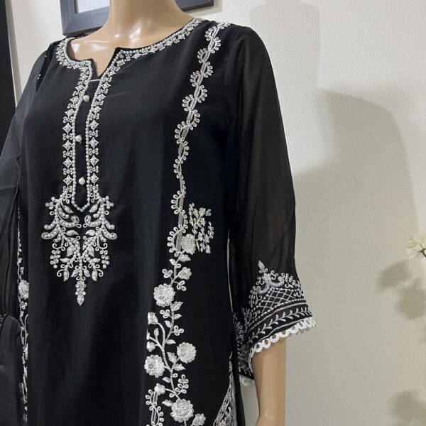 Black Pakistani Outfit